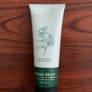 Bath & Body Works Aromatherapy Body Cream – Eucalyptus Spearmint {NEW}